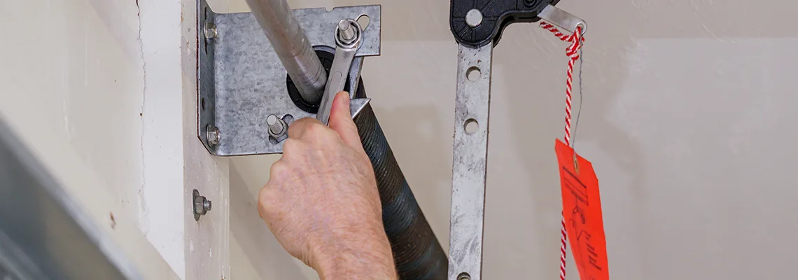 Fix Residential Garage Door in Bolingbrook, Illinois