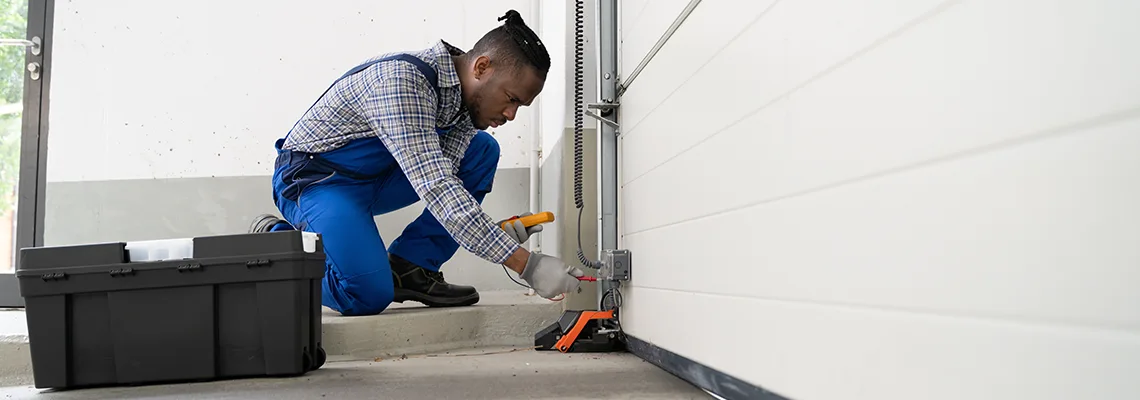 Repair Garage Door Not Closing But Light Flashing in Bolingbrook